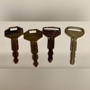 Lot of 4 1990 Vintage Toyota 4Runner Car Keys